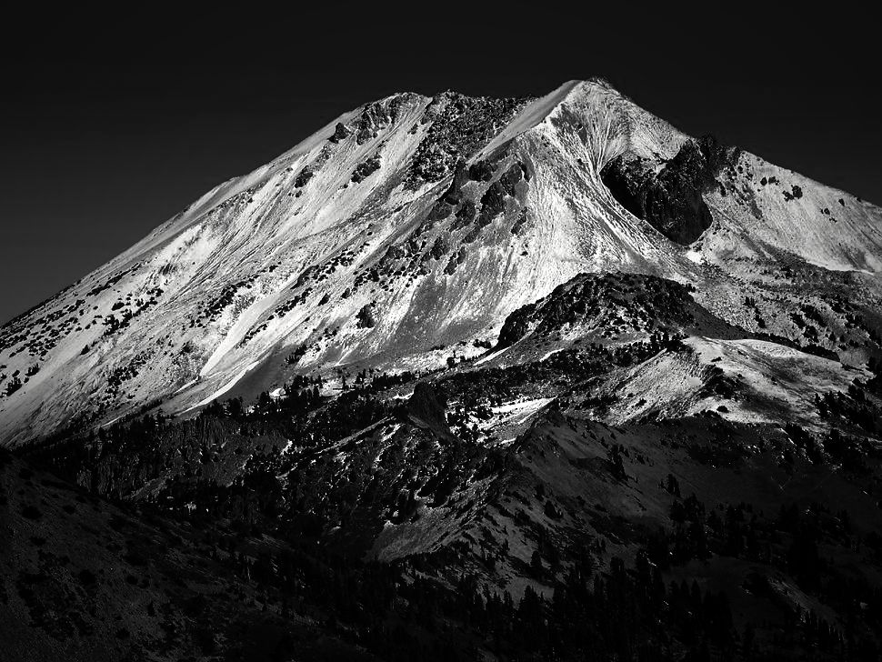 View on Lassen Peak from the top of Brokeoff Mountain