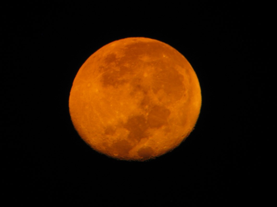 Deep_Red-Moon_s.JPG