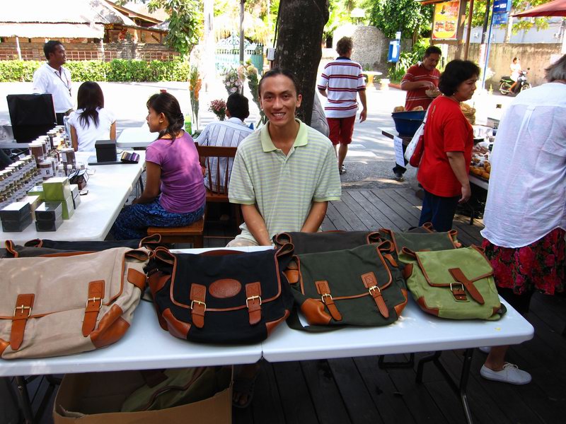 Tantra selling bags