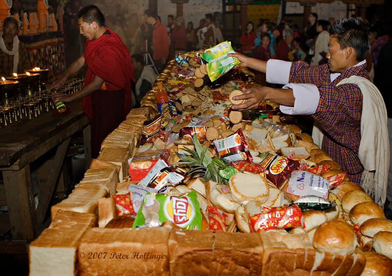 Preparing the table of offerings