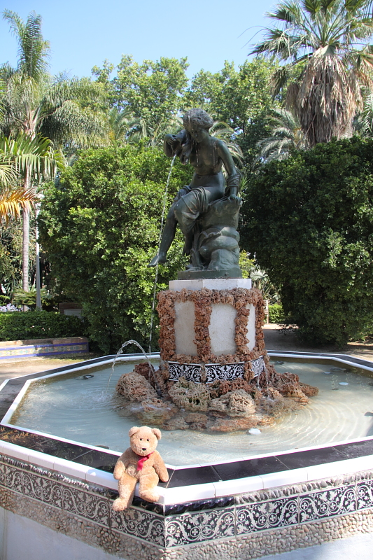 Another nice fountain Ninfa de la Caracola...