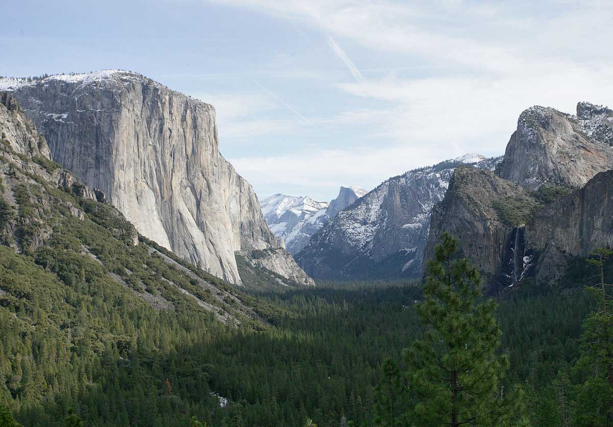 Tunnel View showing El Capitan,Half Dome,Clouds Rest,Merced river and Bridalveil falls