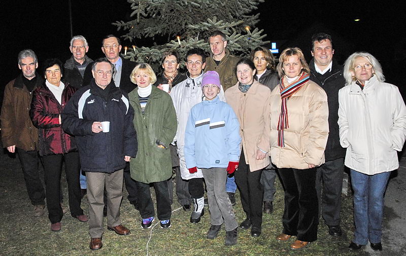 Christbaumanznden der Dorferneuerung Klein Wolkersdorf, 10. Dezember 2006