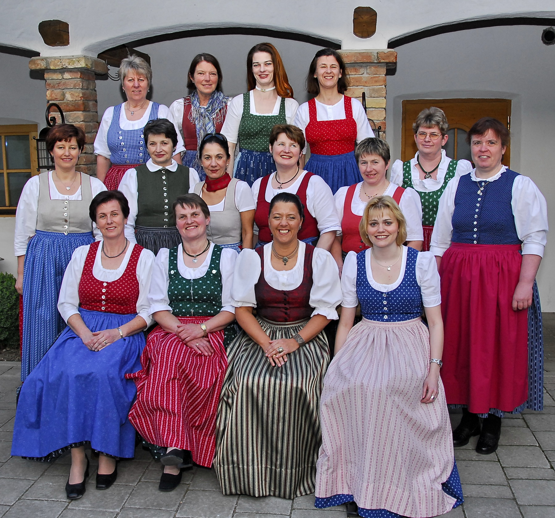 Dirndl, druckgeeignete Gre, c: A. Rasinger