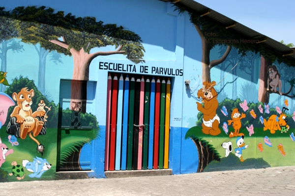 Singular Decoracon de la Escuela de Parvulos