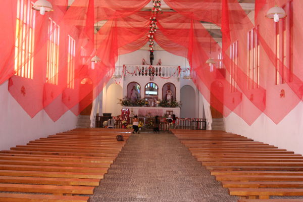 Interior de la Iglesia Catolica