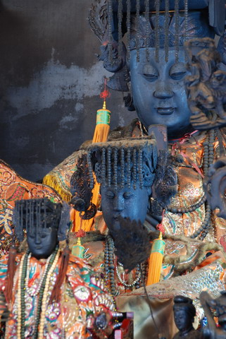 three main statues of Buddha