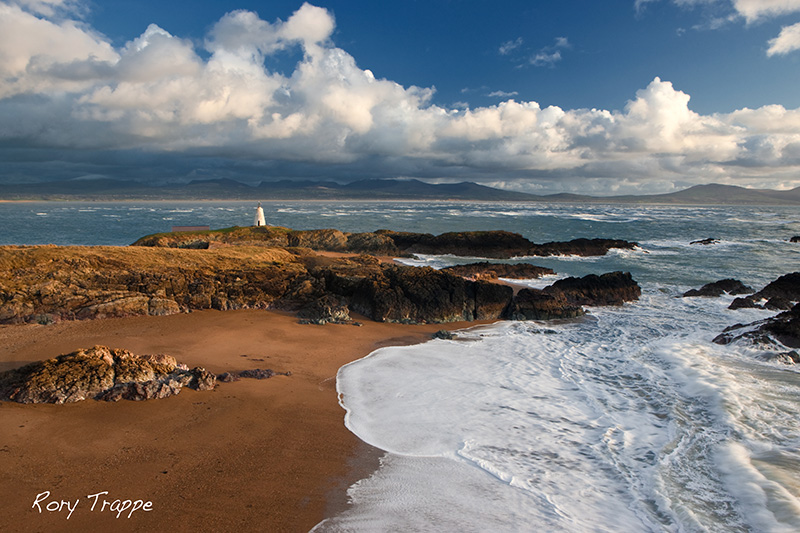 Llanddwyn beacon.jpg