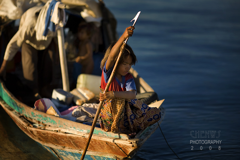 Sea gypsy girl, Mabul (Malaysia)