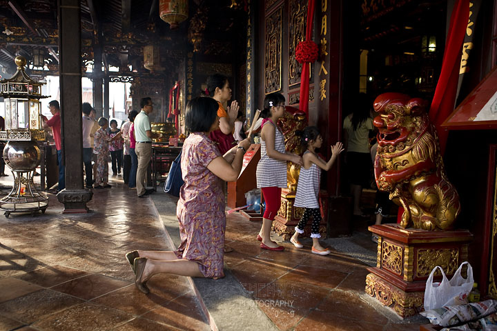 Devotees at Cheng Hoon Teng Temple