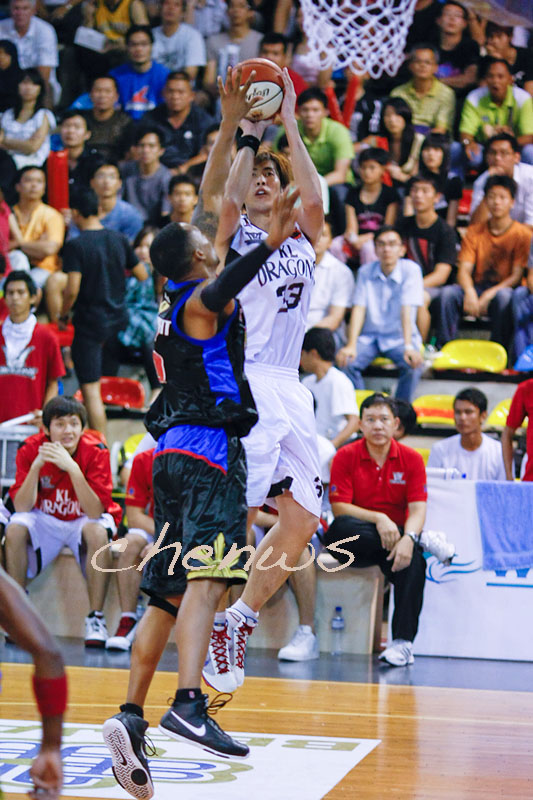 Li Weis jumpshot (5458)