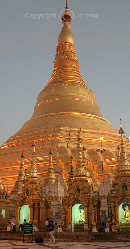 Shwedagon Pagoda (Dec 06)