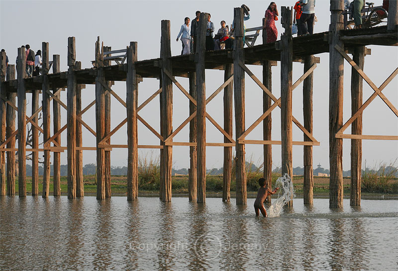 U Bein Bridge, Amarapura (Dec 06)