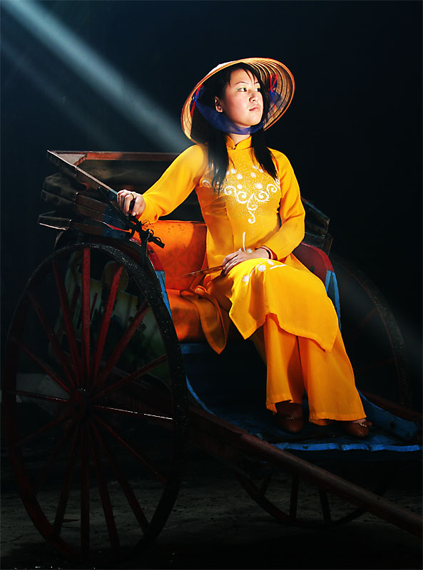 Woman on Trishaw (1 Jul 07)