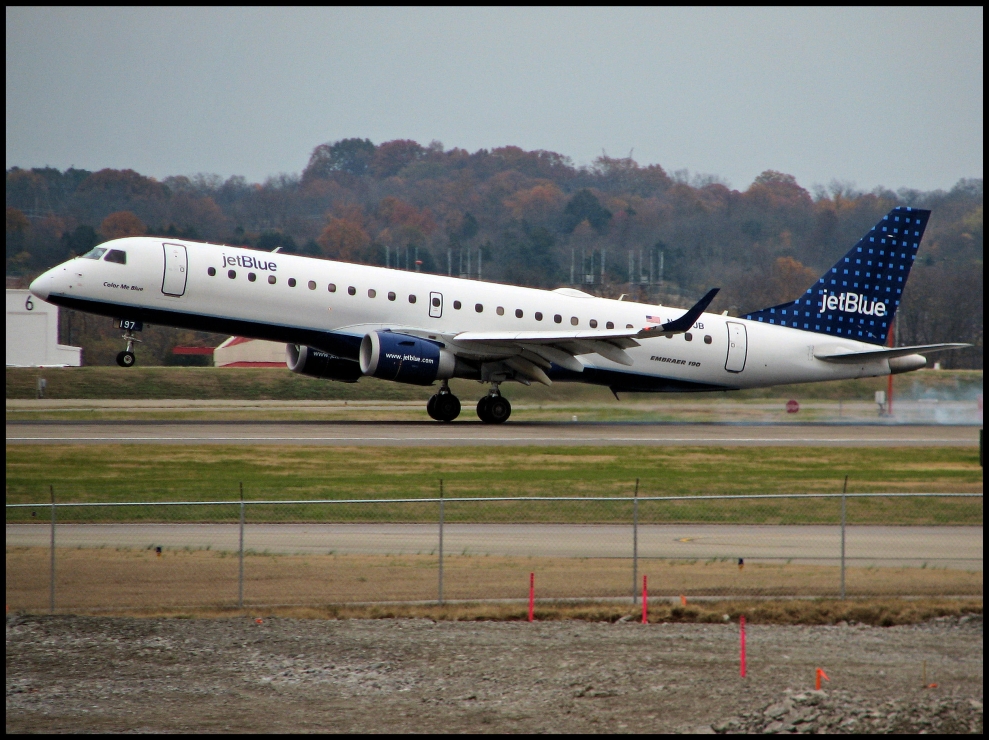 JetBlue Airways Embraer 190 (N197JB)