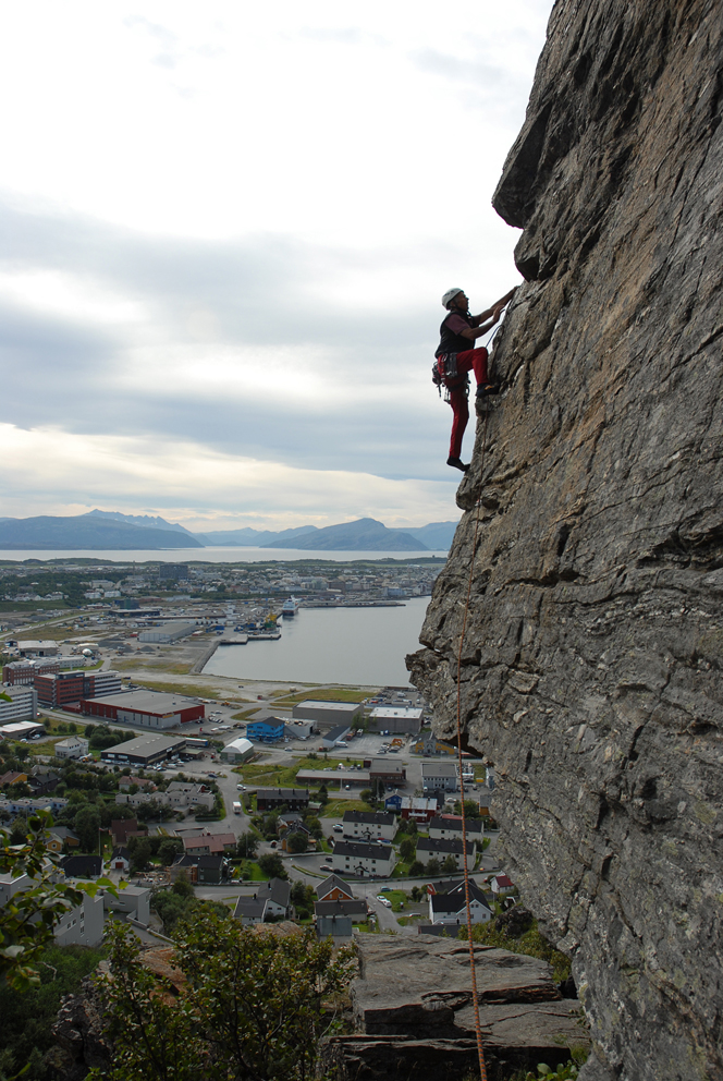 CB on Electroveggen (5+) above Bodo