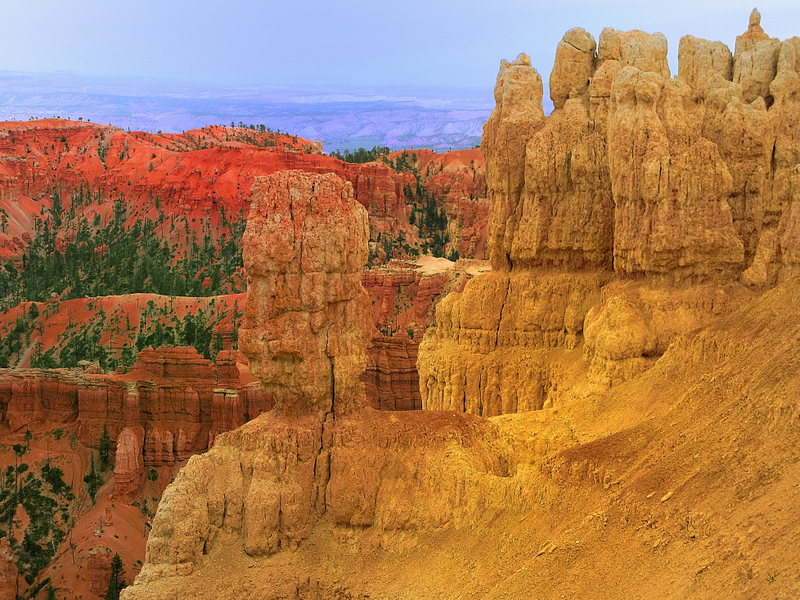Rocks and different colors at Bryce Canyon