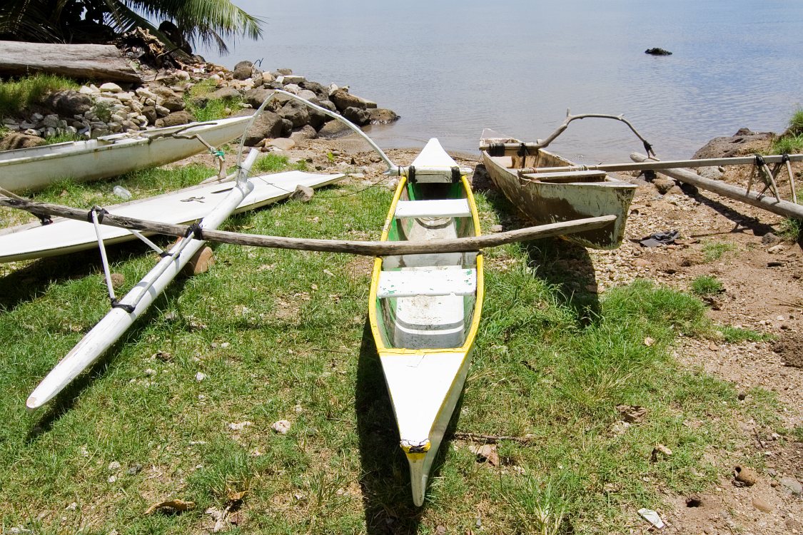 1096 Tahitian Canoes