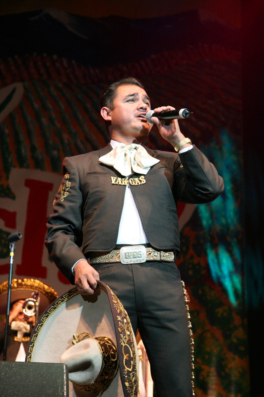 Mariachi Vargas de Tecalitln-CR-04.jpg