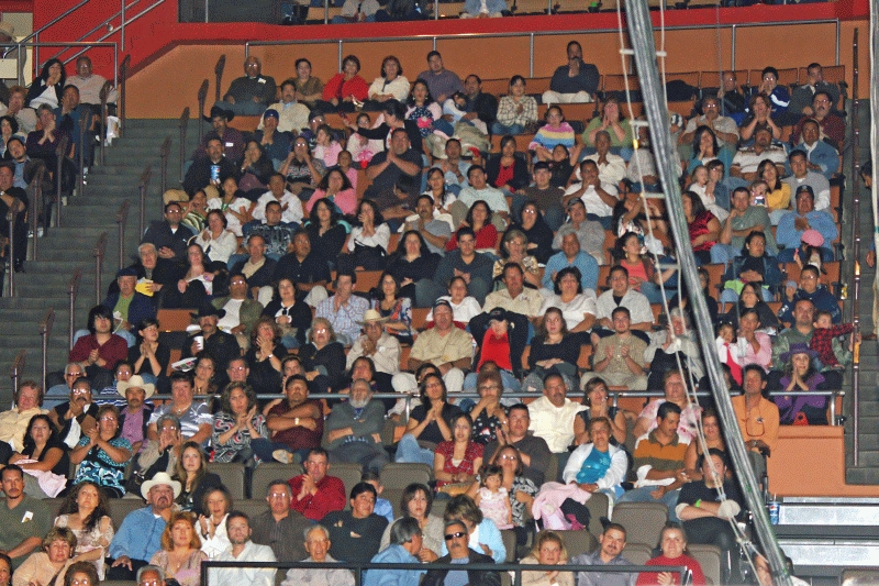 Mariachi Fans 2008-01.jpg
