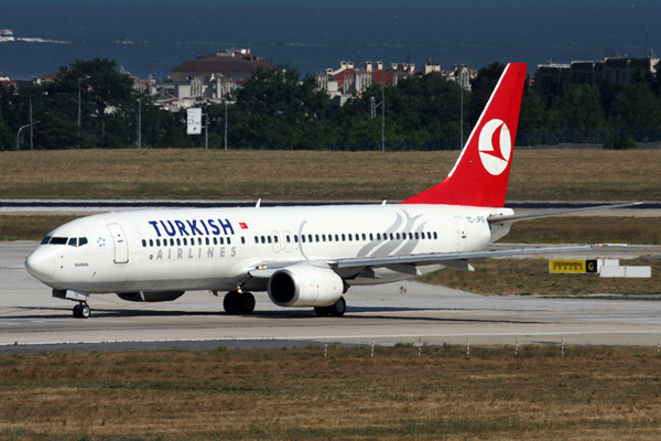 TURKISH AIRINES BOEING 737 800 IST RF IMG_4999.jpg