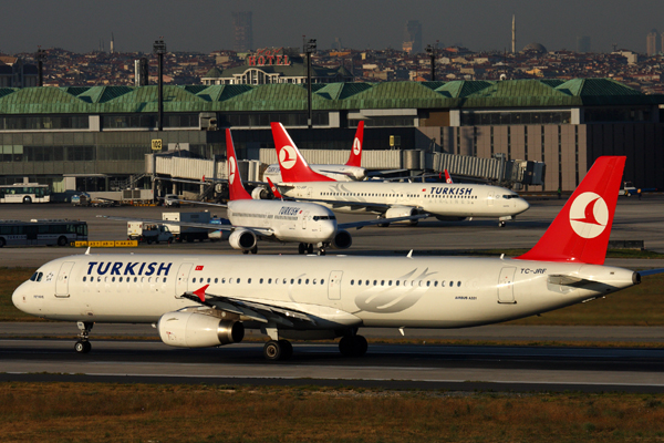 TURKISH AIRLINES AIRCRAFT IST RF IMG_5119.jpg