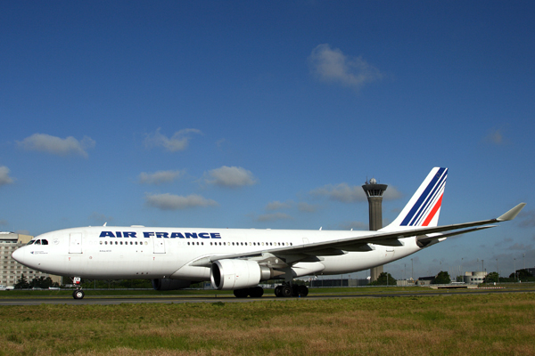 AIR FRANCE AIRBUS A330 200 CDG RF IMG_8161.jpg