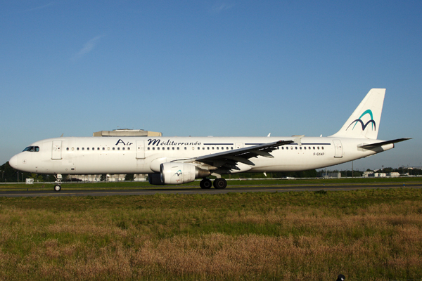 AIR MEDITERRANEE AIRBUS A321 CDG RF IMG_8139.jpg