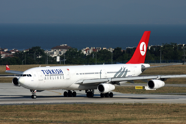 TURKISH AIRLINES AIRBUS A340 300 IST RF IMG_5062.jpg