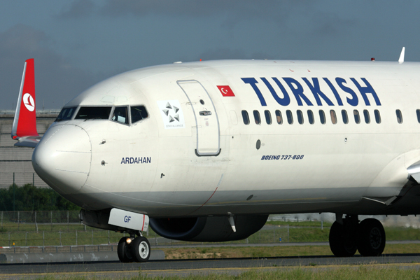 TURKISH AIRLINES BOEING 737 800 CDG RF IMG_5841.jpg