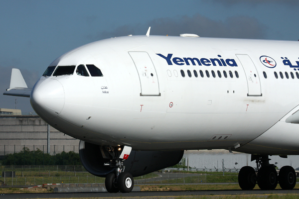 YEMENIA AIRBUS A330 200 CDG RF IMG_5850.jpg