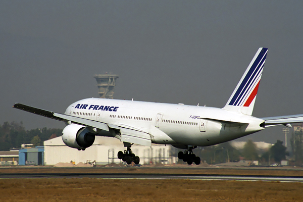 AIR FRANCE BOEING 777 200 SCL RF 1742 9.jpg