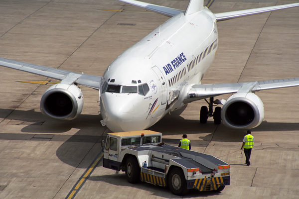 AIR FRANCE BOEING 737 300 LHR RF 1533 27.jpg