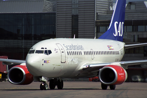 SAS BOEING 737 600 ARN RF 1563 15.jpg