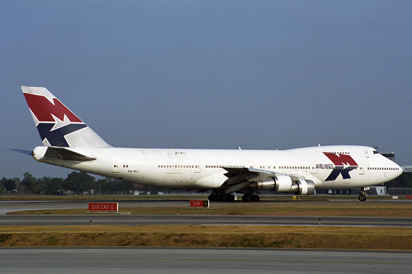 MK CARGO BOEING 747F BKK RF 1800 18.jpg