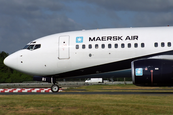MAERSK AIR BOEING 737 700 CDG RF 1863 15.jpg
