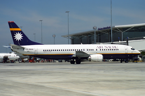 AIR NAURU BOEING 737 400 BNE RF 973 4.jpg