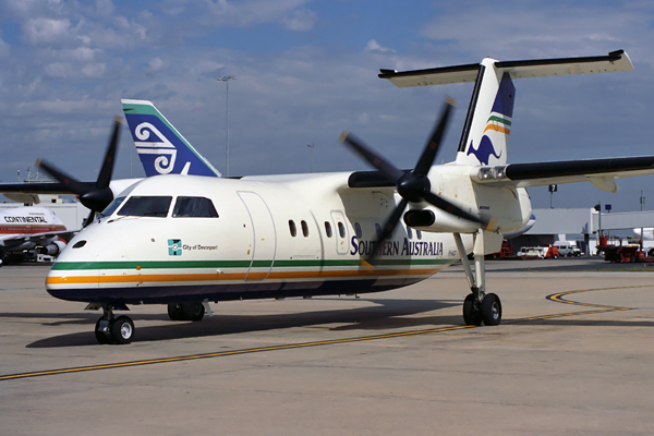 SOUTHERN AUSTRALIA DASH 8 100 MEL RF 490 36.jpg