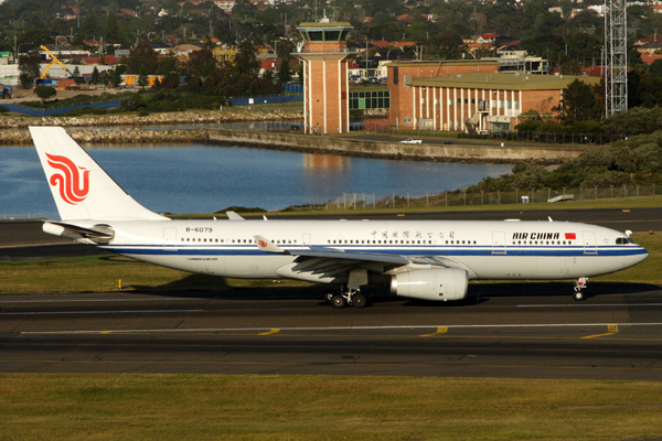 AIR CHINA AIRBUS A330 200 SYD RF IMG_8659.jpg