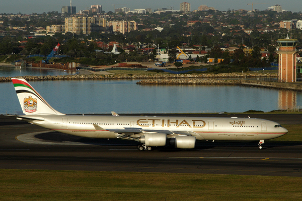 ETIHAD AIRBUS A340 500 SYD RF IMG_8643.jpg