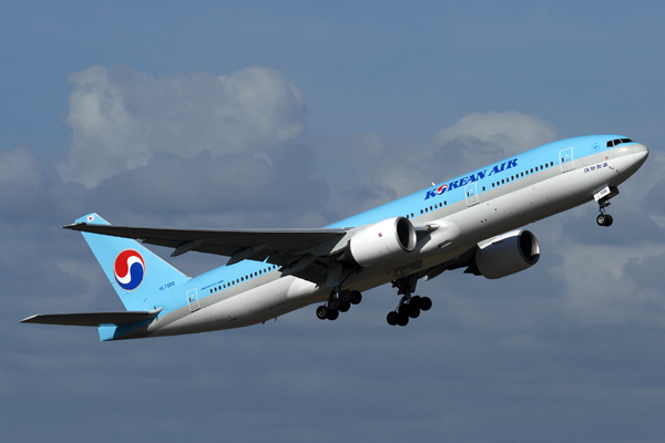 KOREAN AIR BOEING 777 200 SYD RF IMG_8884.jpg