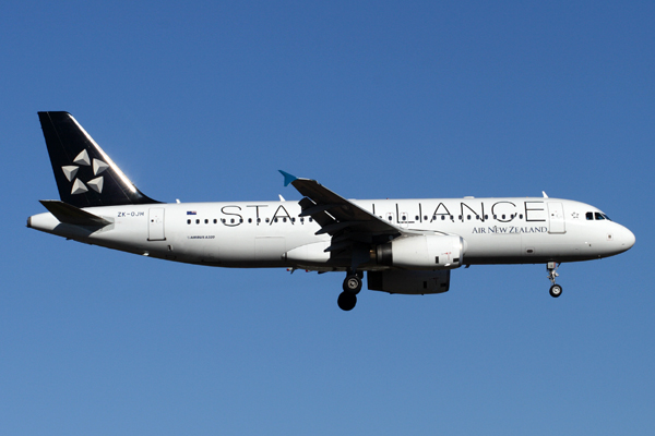 AIR NEW ZEALAND AIRBUS A320 SYD RF IMG_4313.jpg