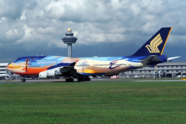 SINGAPORE AIRLINES BOEING 747 400 SIN RF 1413 21.jpg