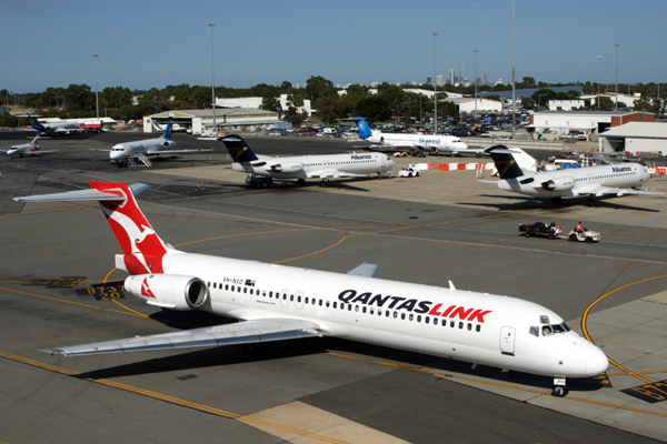 QANTAS LINK BOEING 717 PER RF IMG_9648.jpg