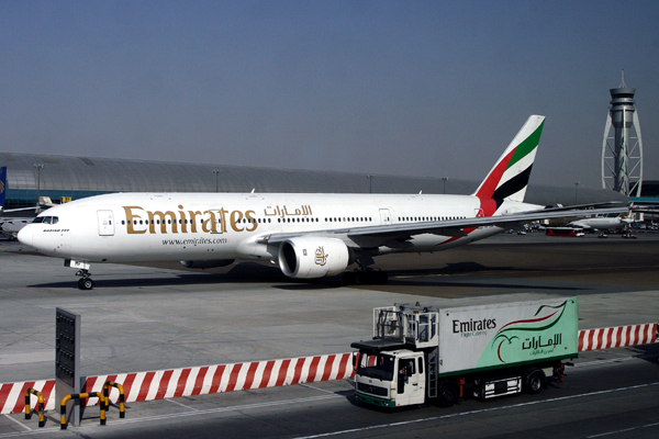 EMIRATES BOEING 777 200 DXB RF IMG_0196.jpg