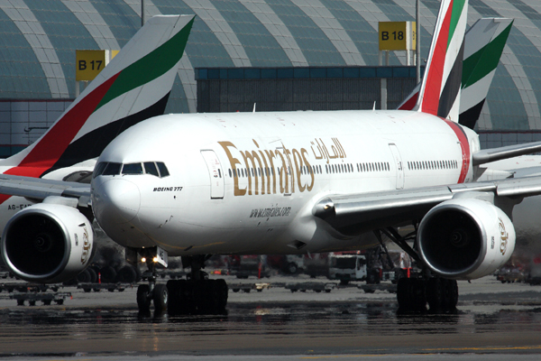 EMIRATES BOEING 777 200 DXB RF IMG_0963.jpg