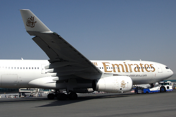 EMIRATES AIRBUS A330 200 DXB RF IMG_0172.jpg