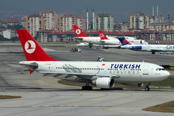 TURKISH AIRLINES AIRBUS A310 300 IST RF IMG_4961.jpg