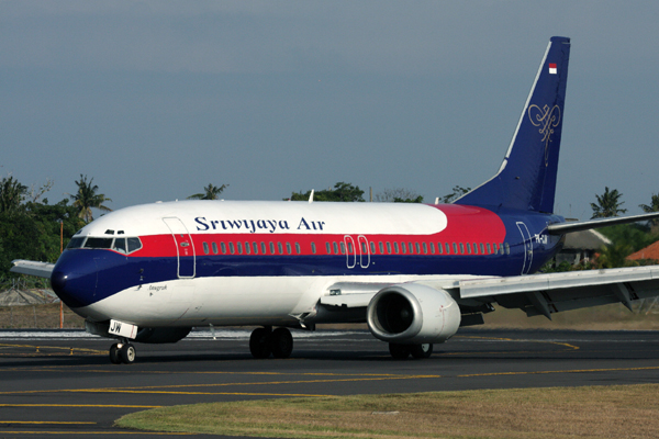 SRIWIJAYA AIR BOEING 737 400 DPS RF IMG_1982.jpg