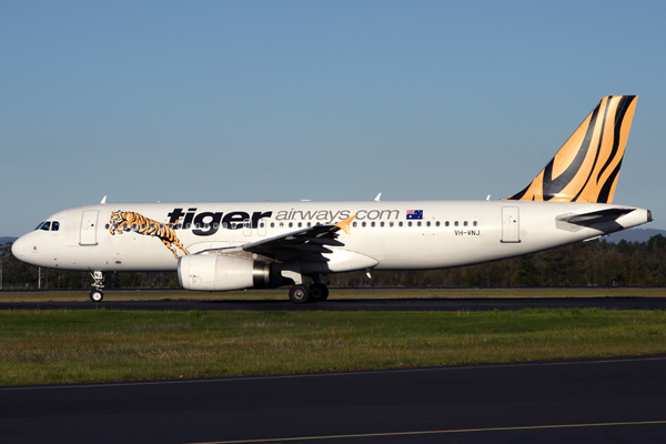 TIGER AIRWAYS AIRBUS A320 HBA RF IMG_2795.jpg